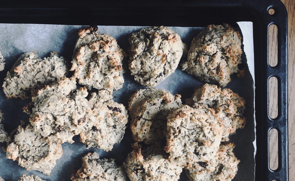 Sweet Almond & Oat Scones with Chia Seeds Food Pharmacy